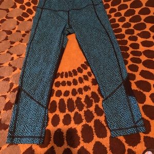 Lululemon Pace Rival Crops  size 6 RARE PRINT